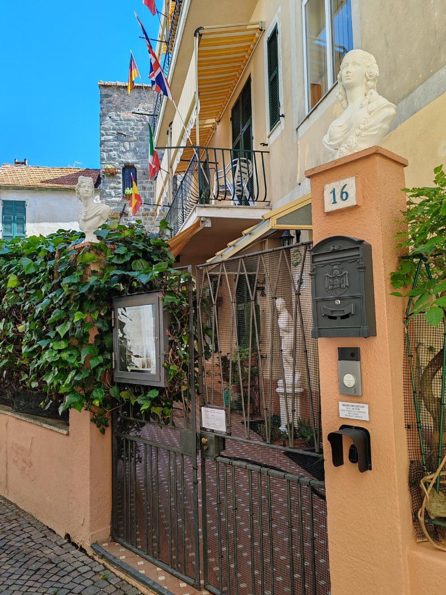 Hotel Triestina Noli Exterior photo